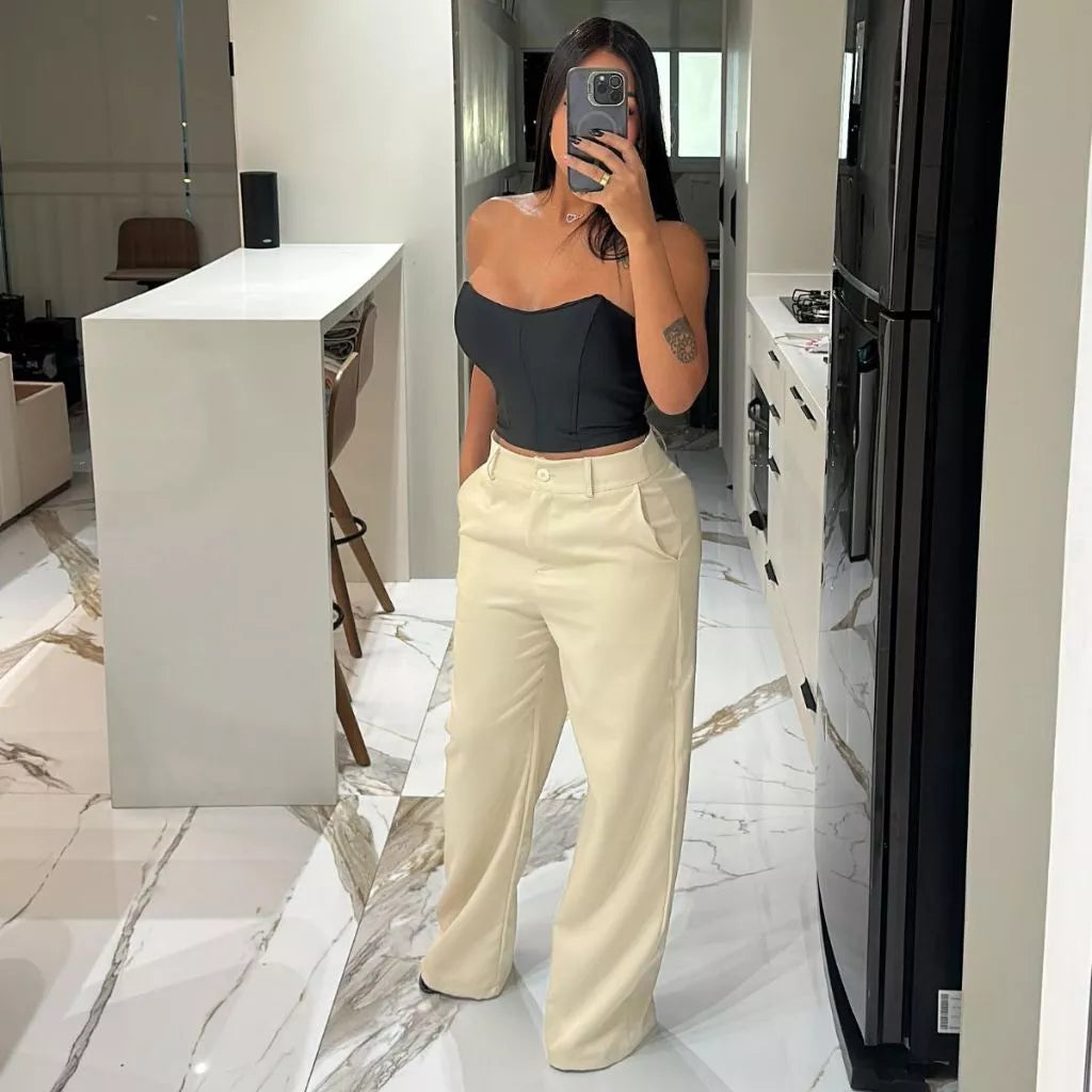 Calça pantalona Firenze™ com caimento alongado, vista lateral e posterior