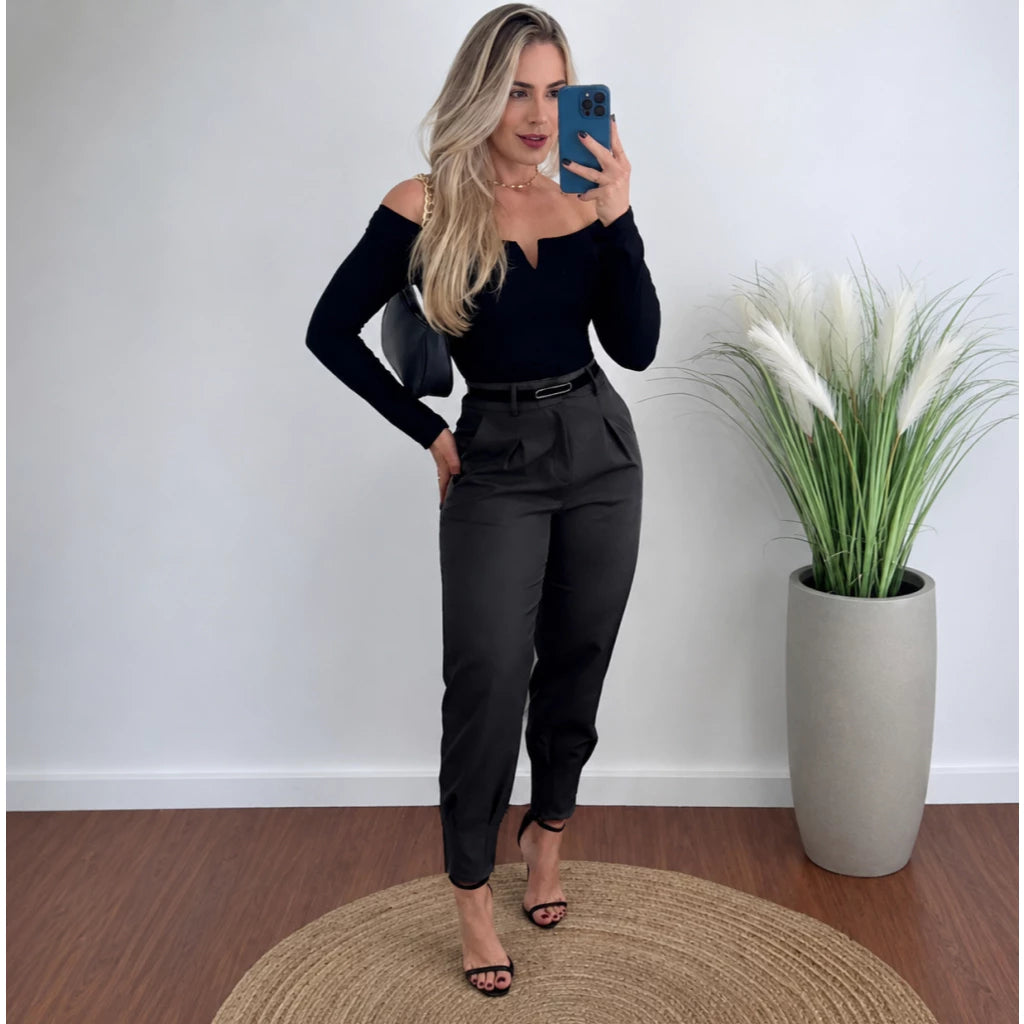 Calça alfaiataria feminina cintura alta com pregas frontais em tecido premium