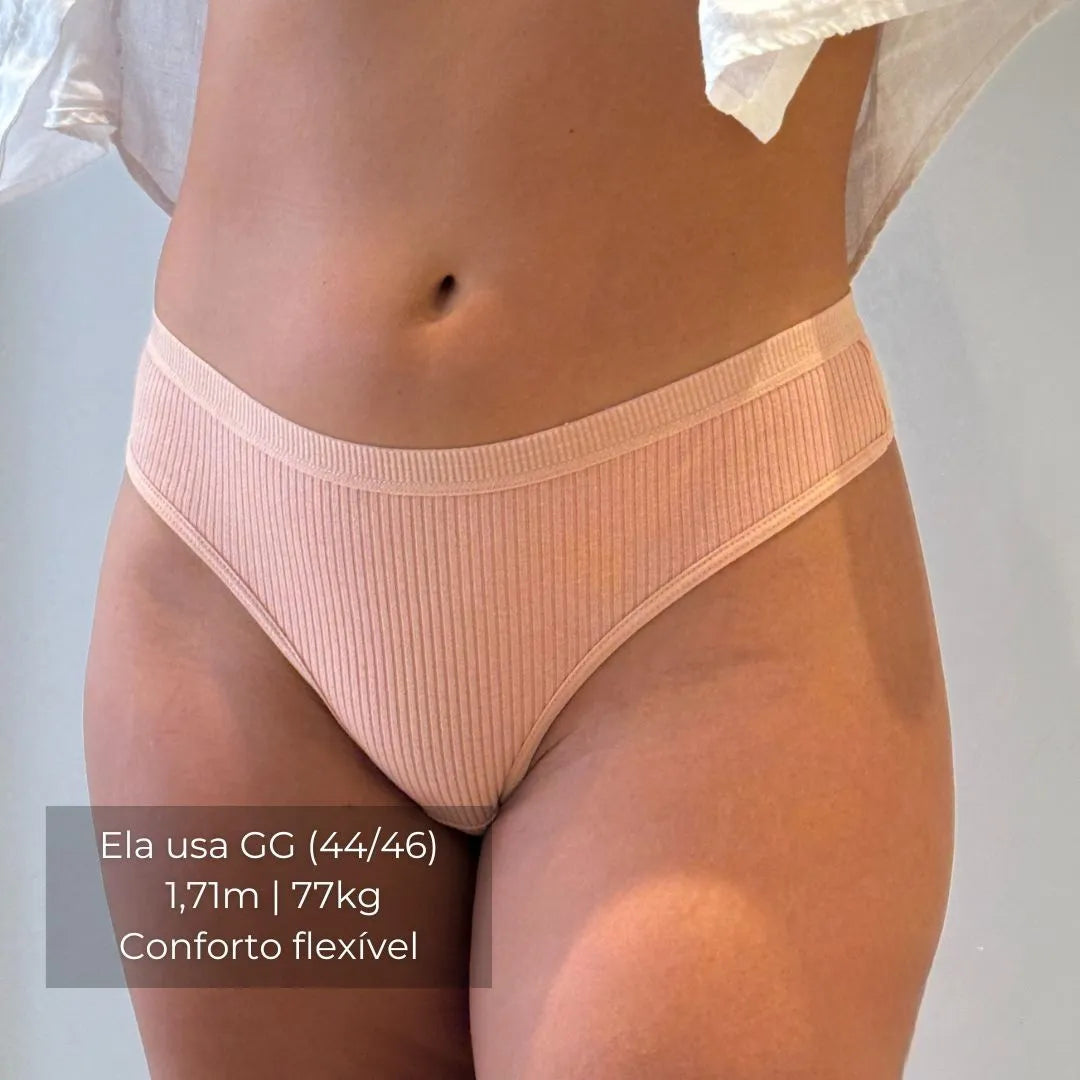 Modelos de calcinha antibacteriana ComfortFresh em diferentes cores e tamanhos