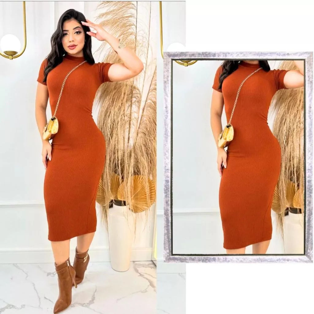 Vestido Aurora midi canelado detalhe das mangas e modelagem