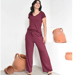 Conjunto Serena em viscolycra com calça pantalona e blusa gola V - frente