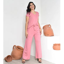 Conjunto Serena™ em Viscolycra com Calça Pantalona e Blusa Gola V - imagem 12