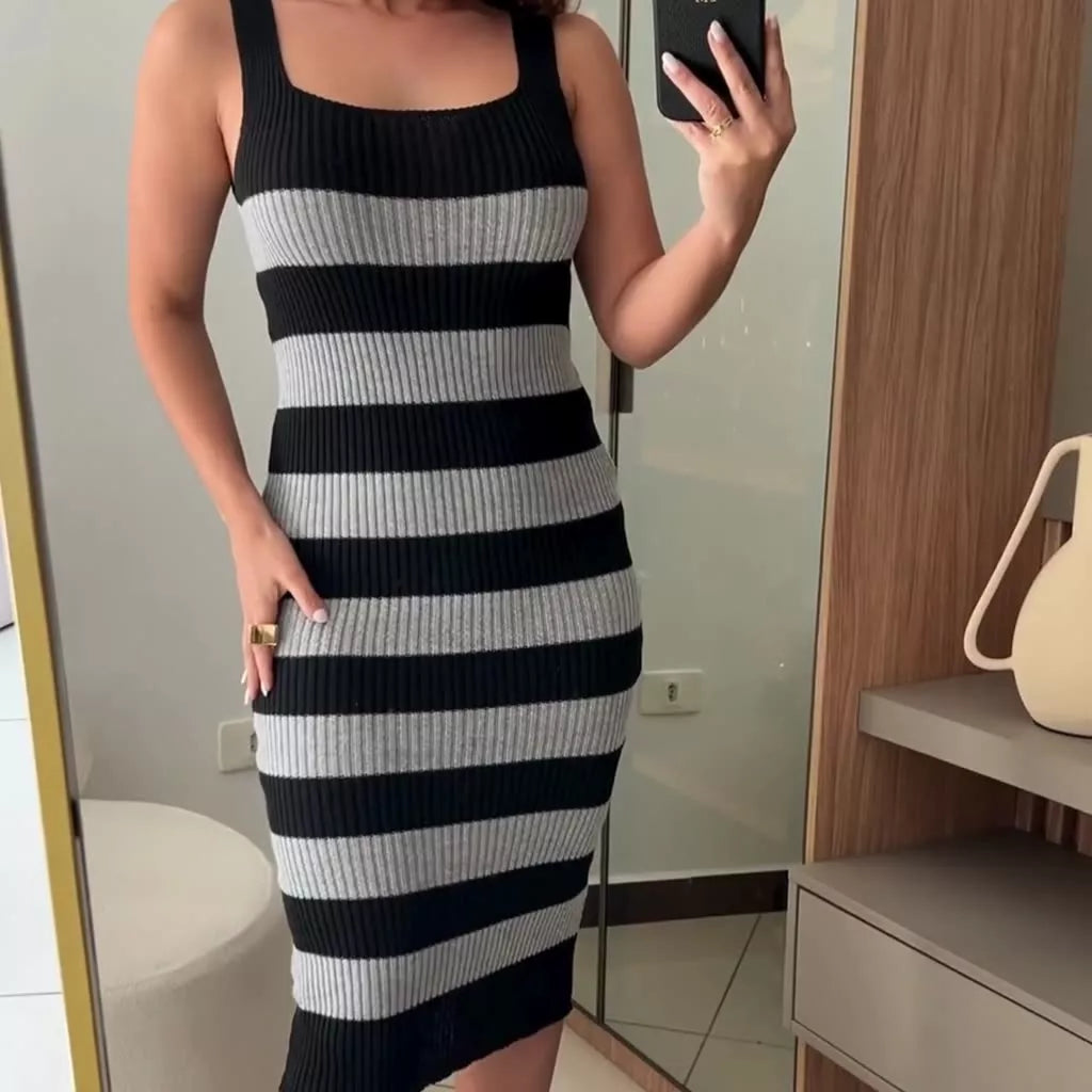 Vestido Bella tubinho canelado em tricot com alças costas